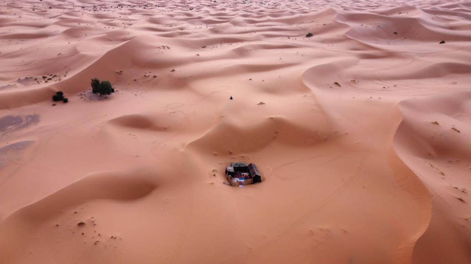 Gambi Camp Hotel Adrouine Buitenkant foto